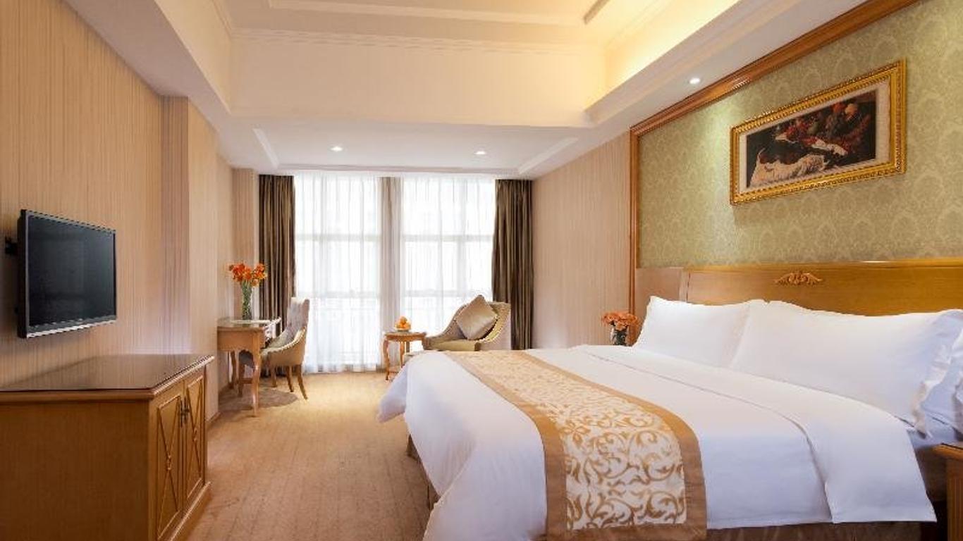 Vienna Hotel Changlong Park