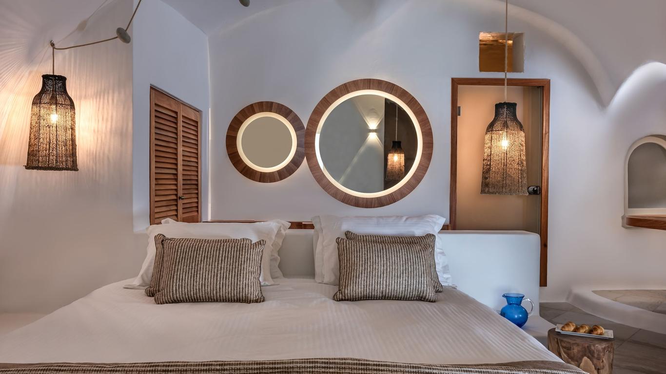 White Santorini Suites & Spa