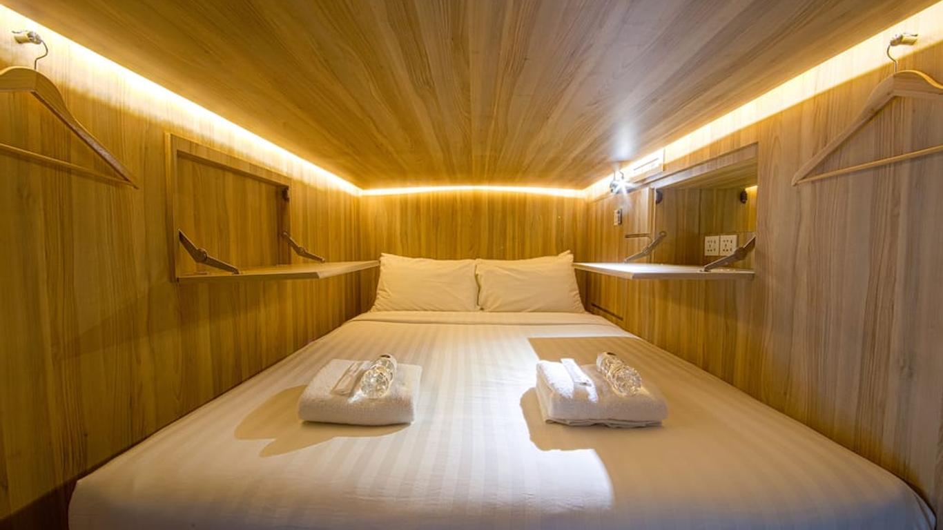 Cube Boutique Capsule Hotel @ Chinatown