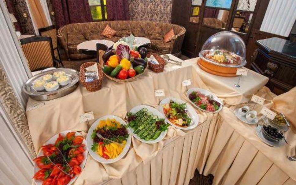 Buffet Photo