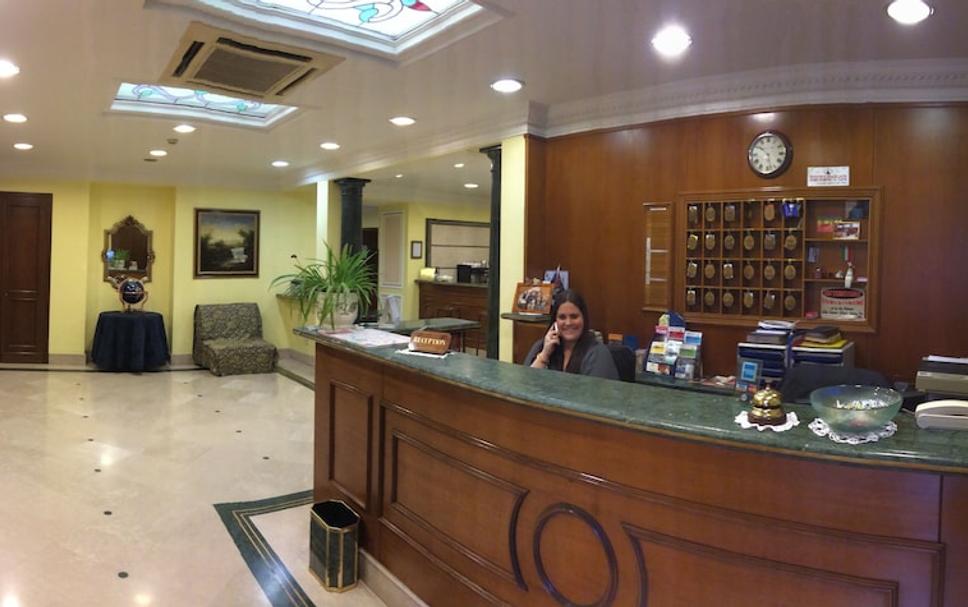 Front desk Photo