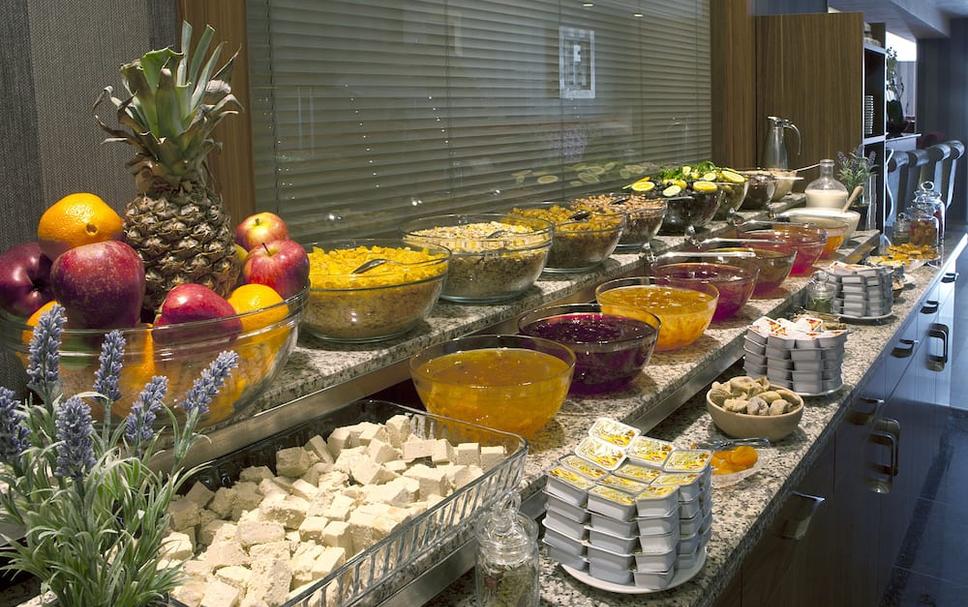 Buffet Photo