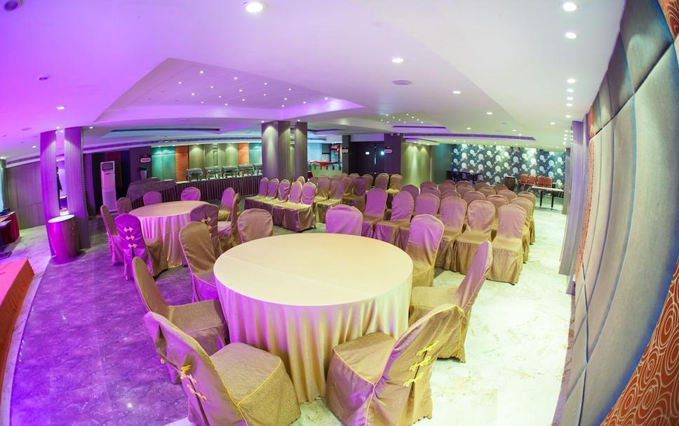 Banquet hall Photo