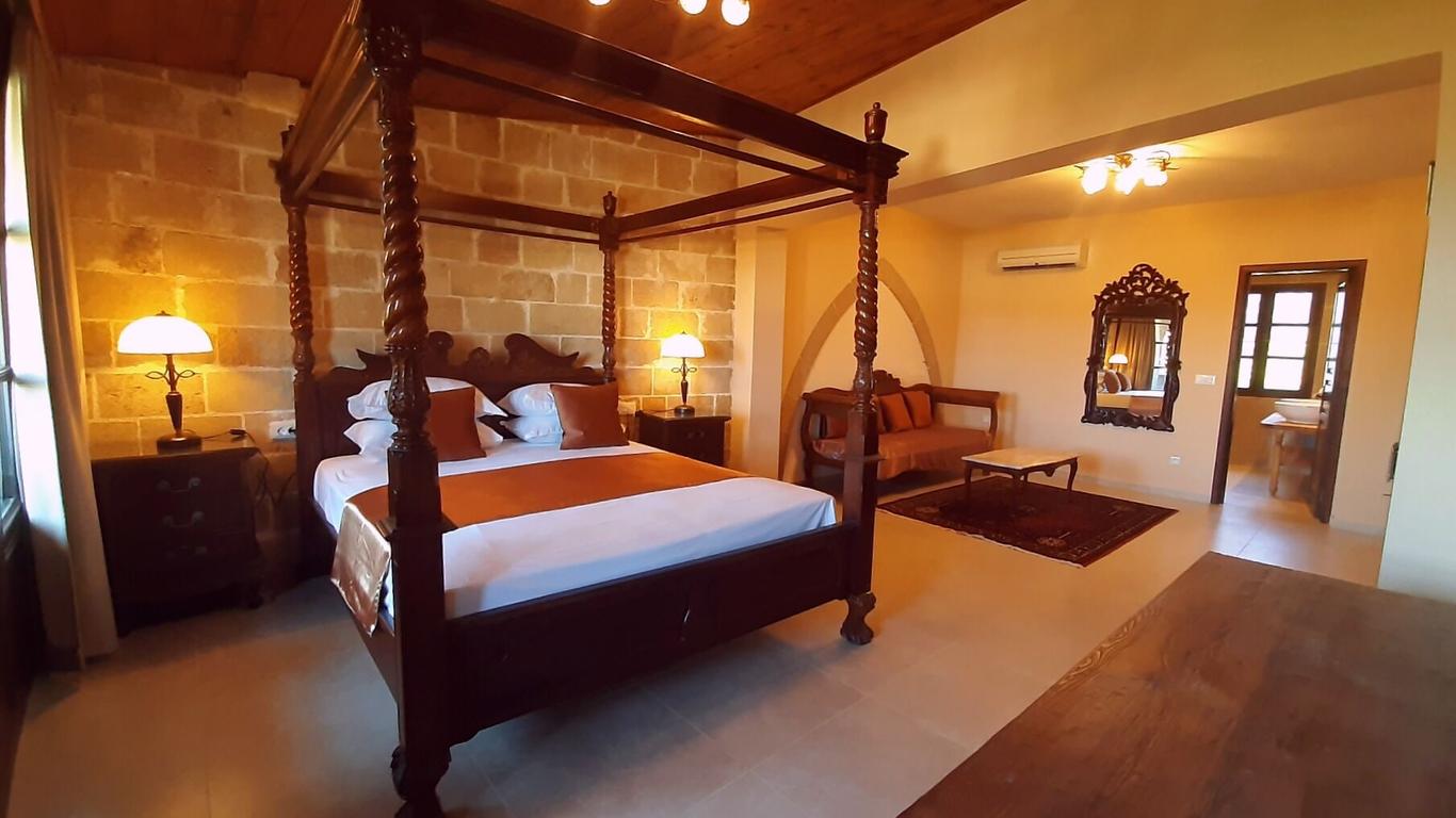 S.Nikolis' Historic Boutique Hotel