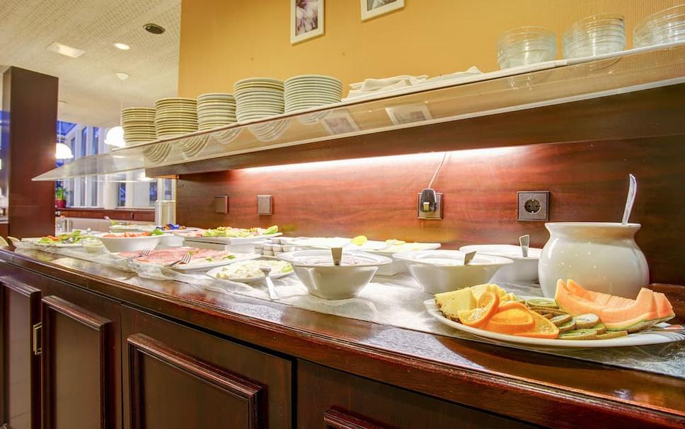 Buffet Photo