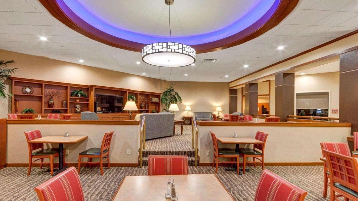 Comfort Inn & Suites Plano East