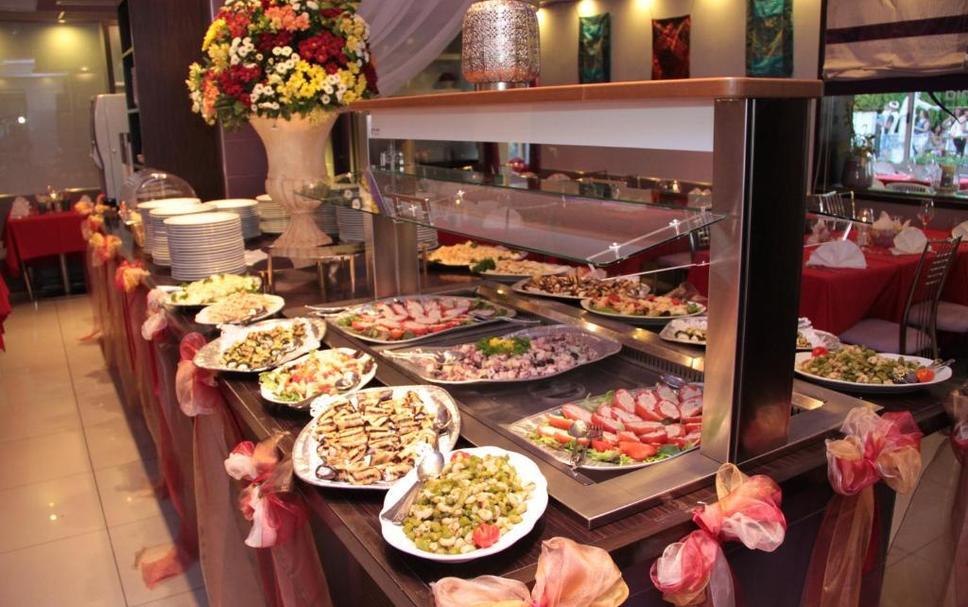 Buffet Photo