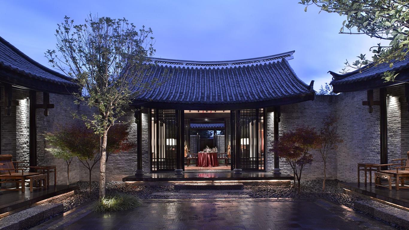 Banyan Tree Lijiang