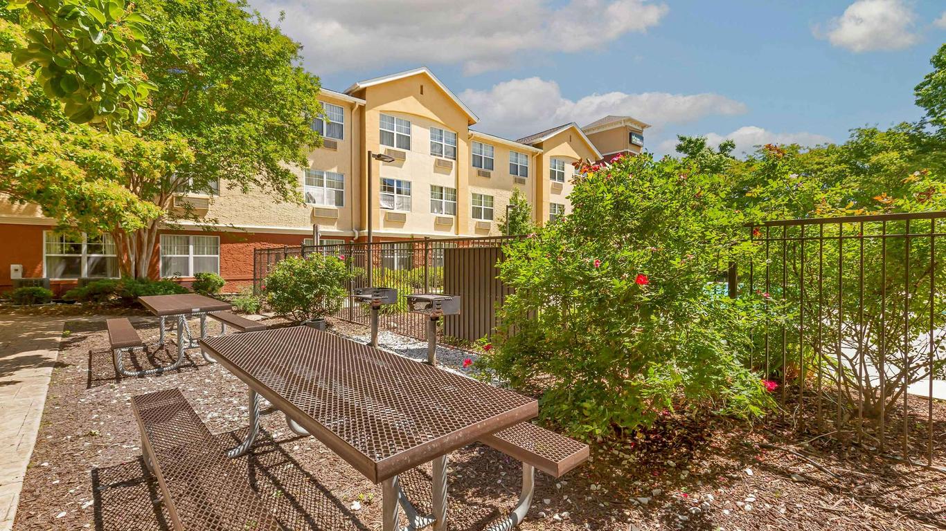 Extended Stay America Select Suites - Raleigh - RTP - 4919 Miami Blvd.