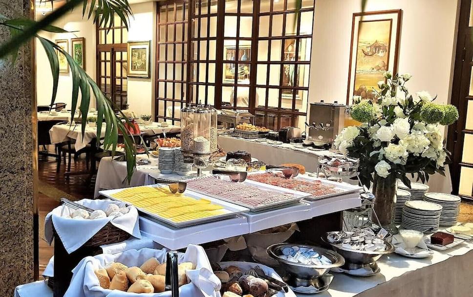 Buffet Photo