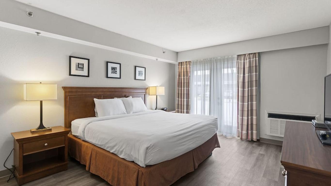 Travelodge Suites by Wyndham Regina / Eastgate Bay