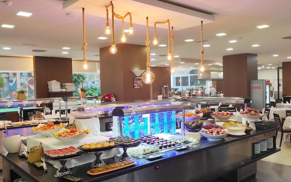 Buffet Photo