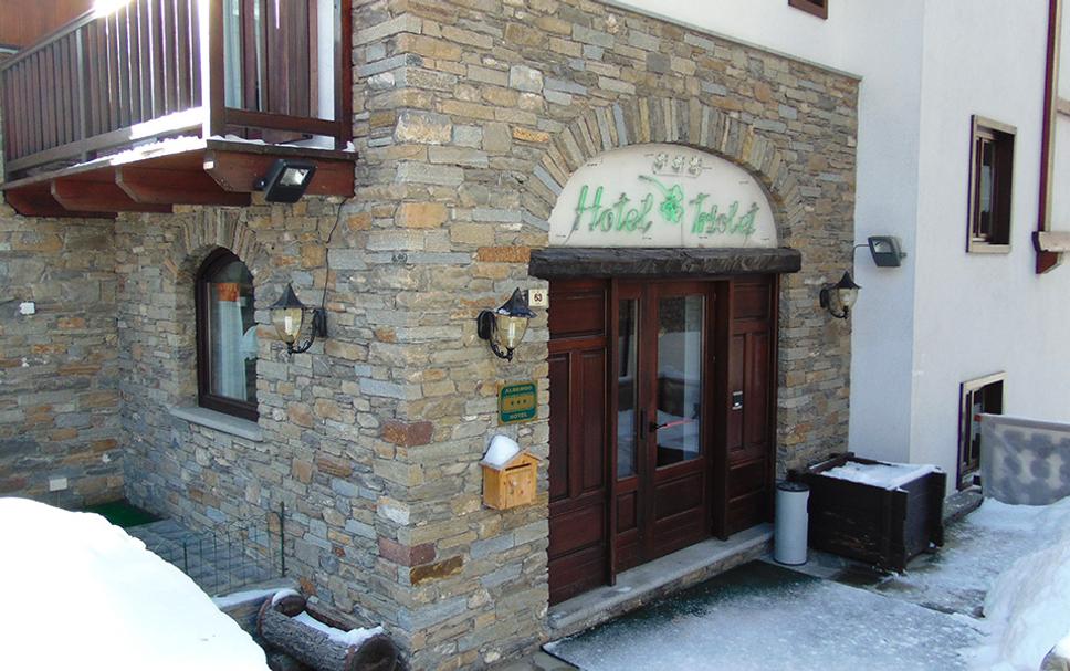 Hotel Entrance Photo